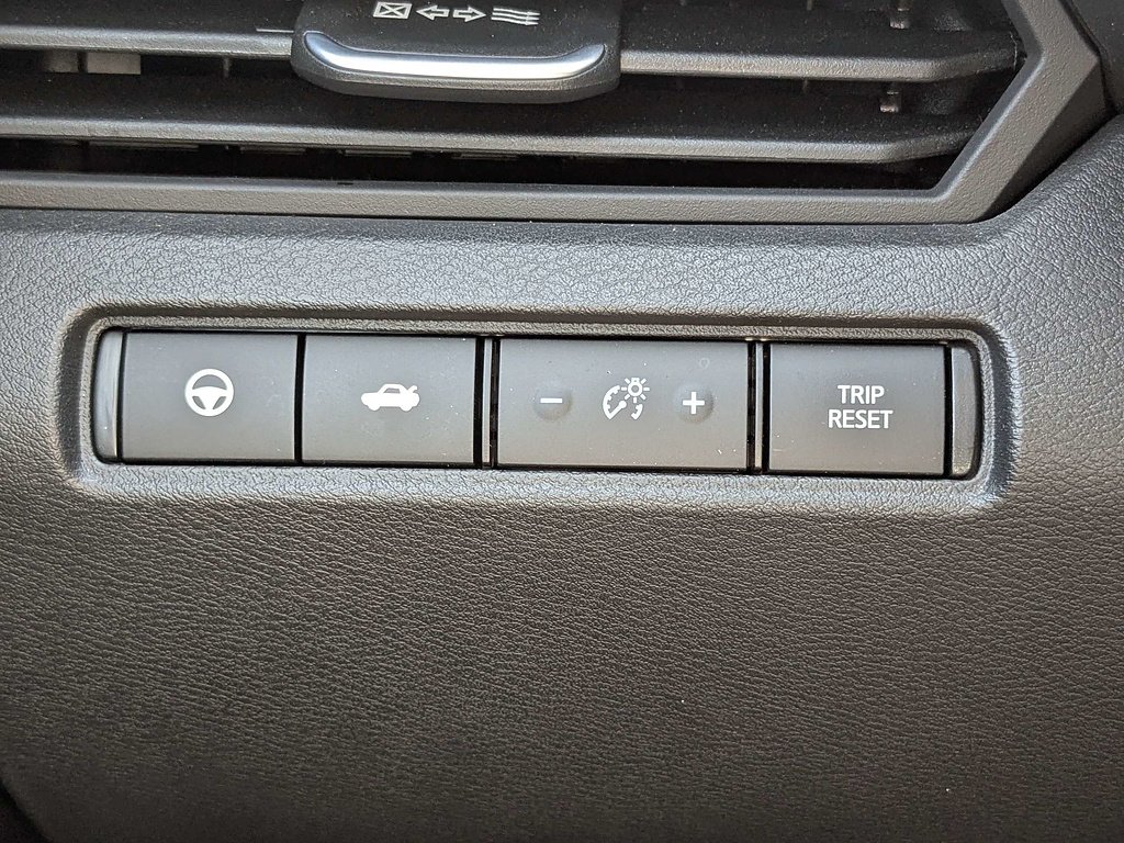 Used 2025  Nissan 2.5 SL image 24