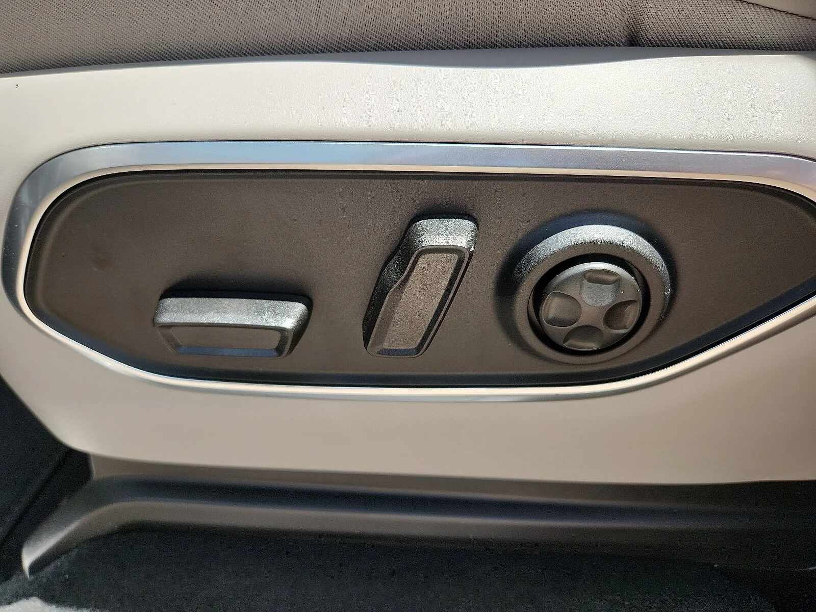 New 2026 Silver-Zynith  Paint Jeep 4X4 image 13