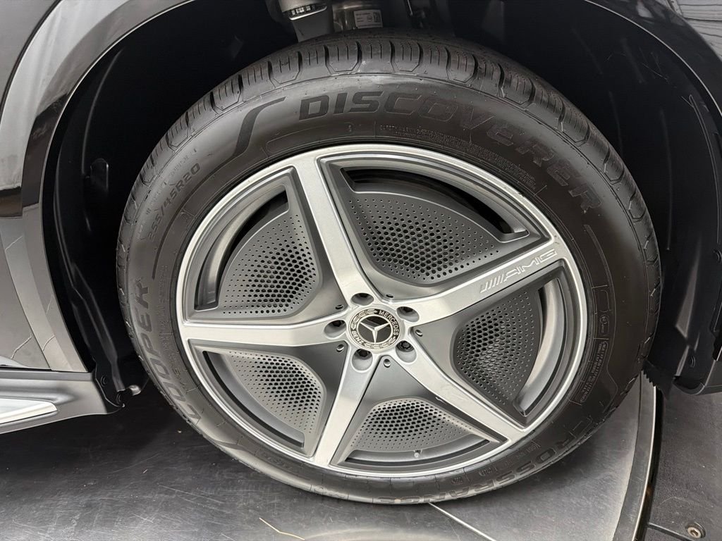 New 2027 Obsidian Black Metallic Mercedes-Benz EQE 320 image 9