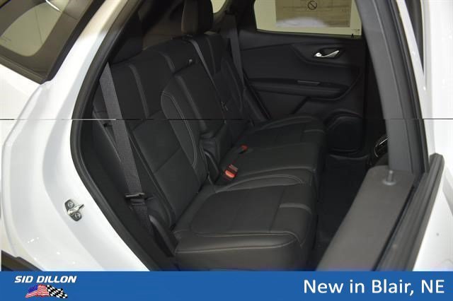 New 2026 Summit White Chevrolet 3LT image 9