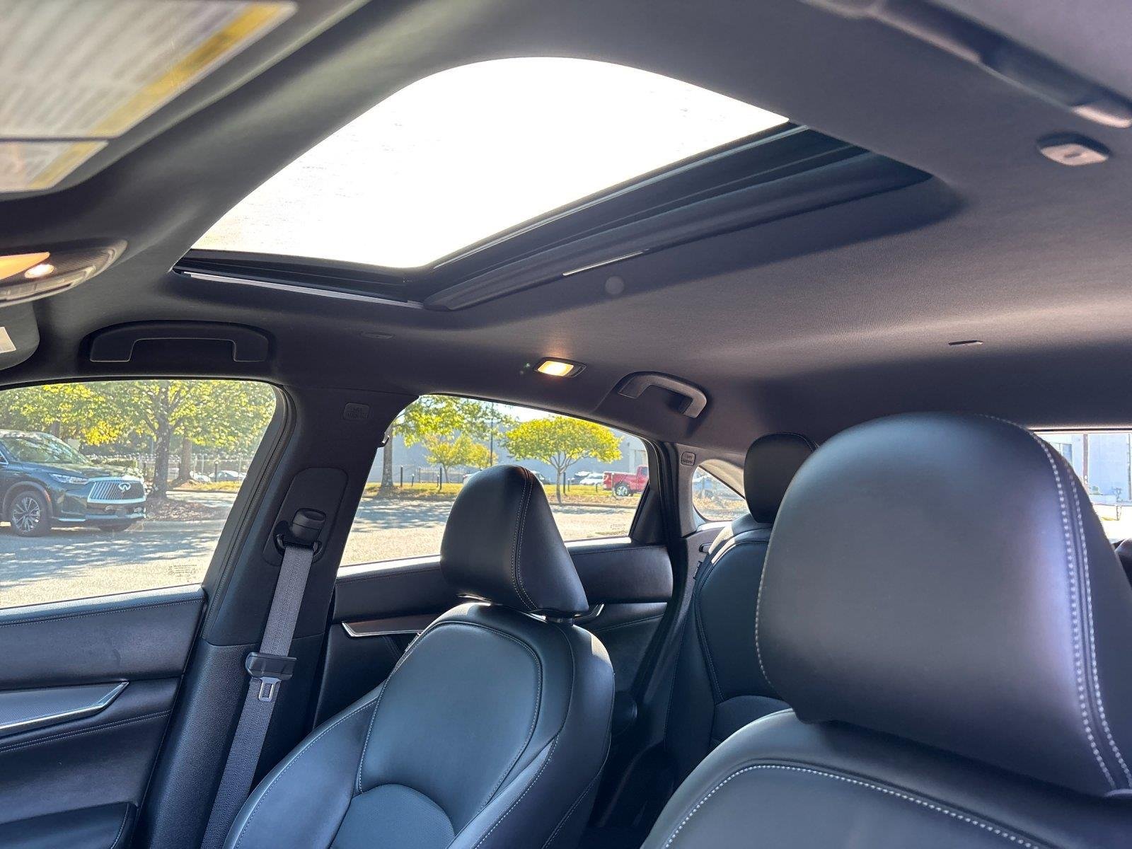 Used 2023 Black Obsidian INFINITI LUXE image 29