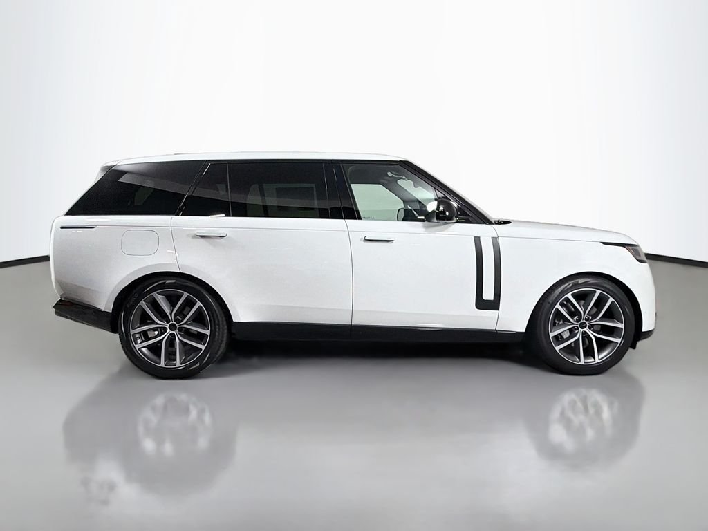 New 2026 Fuji White Land Rover SE 7 Seats image 4