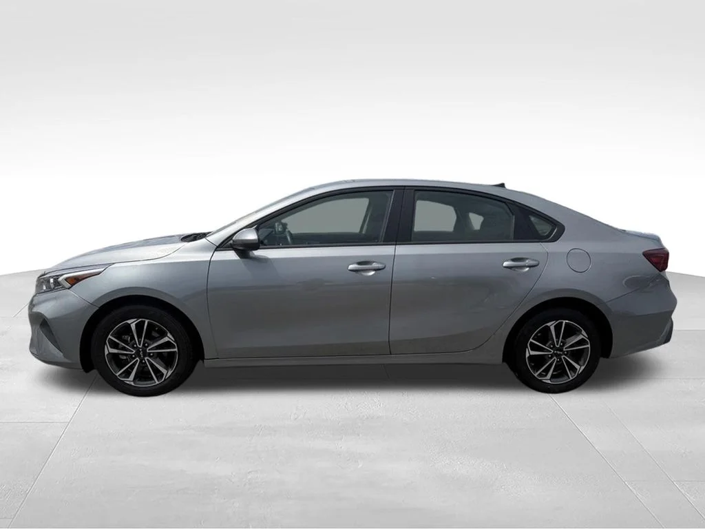 Used 2024 Gray Kia LXS image 2