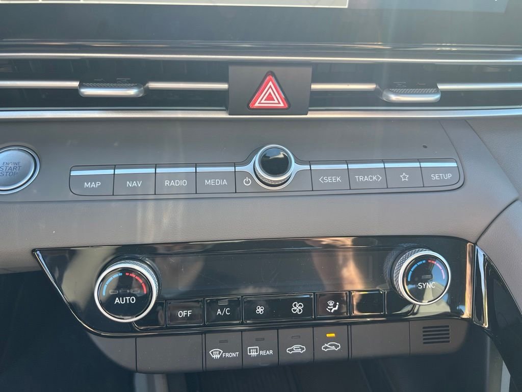2025 Hyundai Elantra Blue - Photo 24