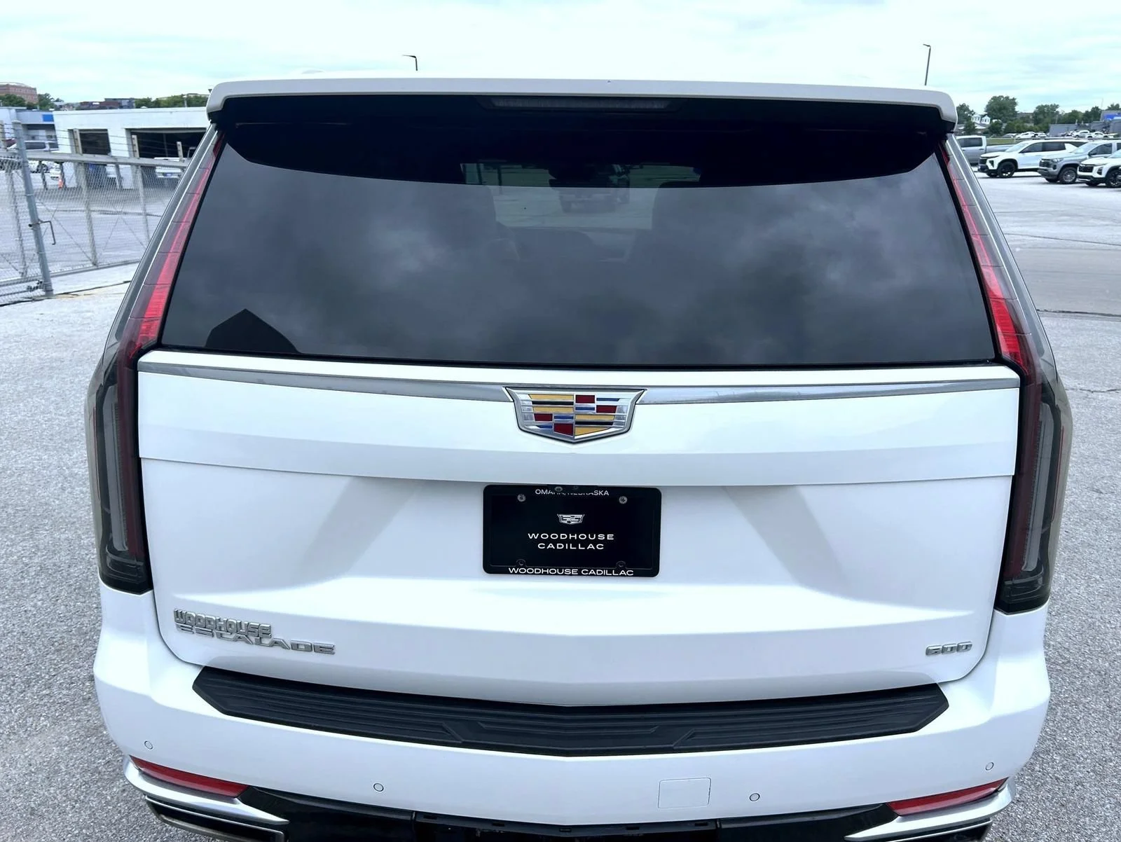 Used 2021 CRYSTAL WHITE TRICOAT Cadillac Premium Luxury image 13