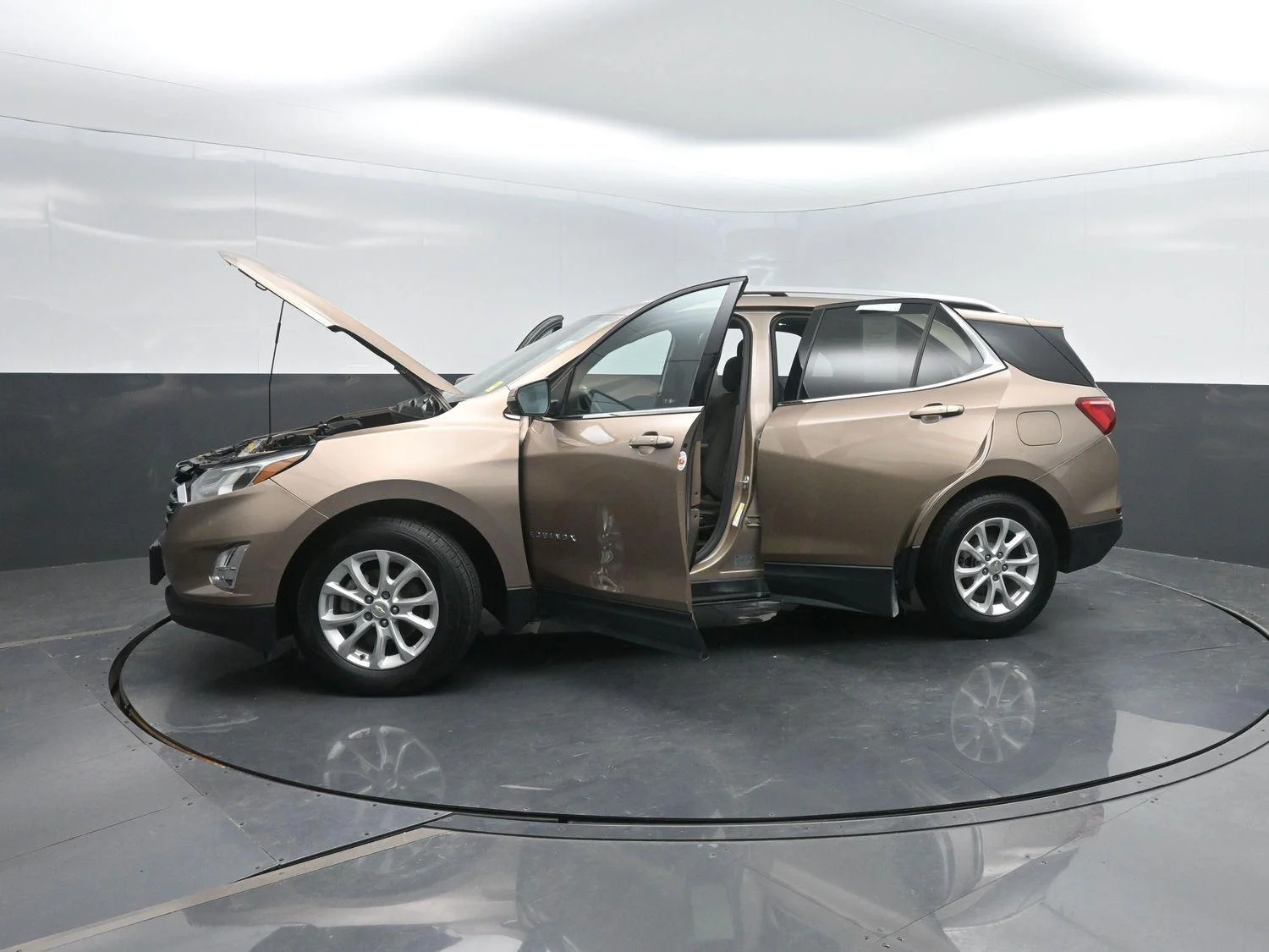 Used 2018 Sandy Ridge Metallic Chevrolet LT image 48