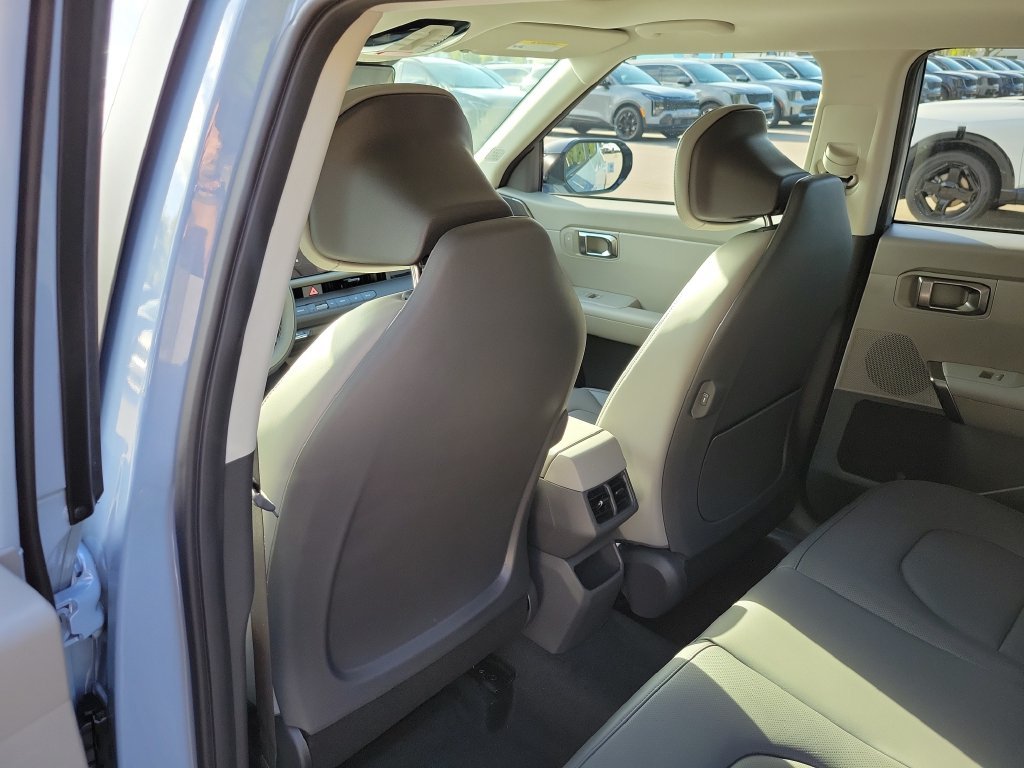 New 2027 Pale Gray Kia EX image 17