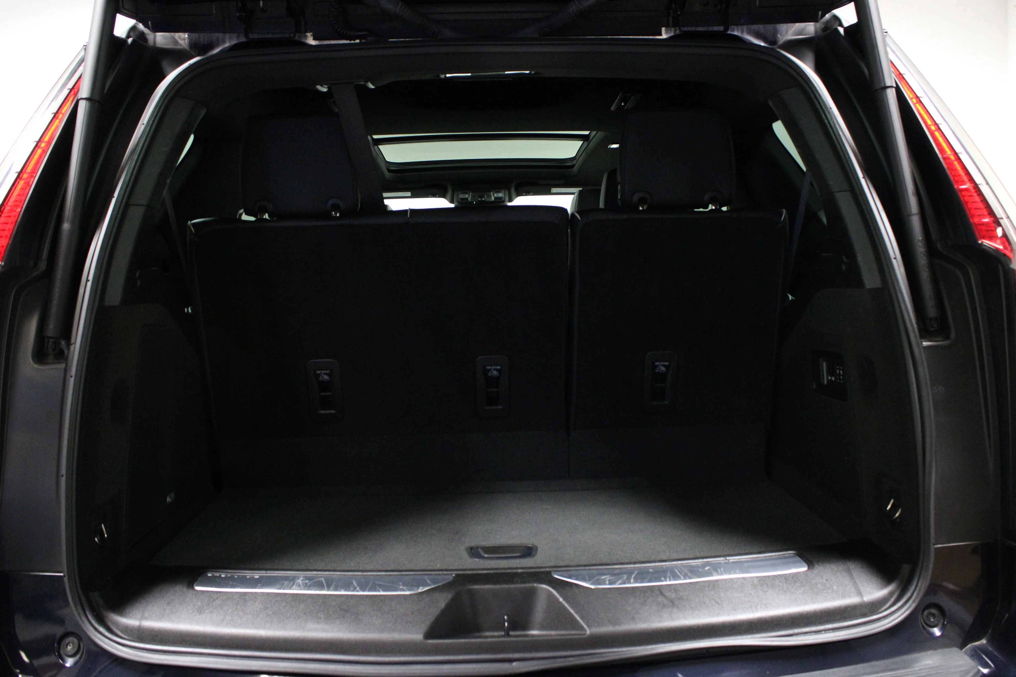 Used 2023 Dark Moon Blue Metallic Cadillac Premium Luxury image 15