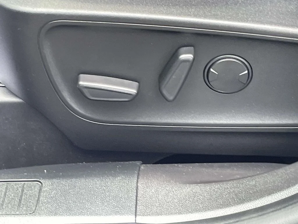 Used 2023 Blue Ford Active image 17
