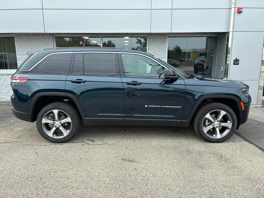 New 2026 Fathom Blue Pearlcoat Jeep Limited image 7