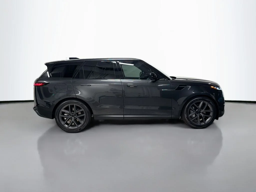 New 2026 Carpathian Gray Premium Metallic Land Rover SE image 8