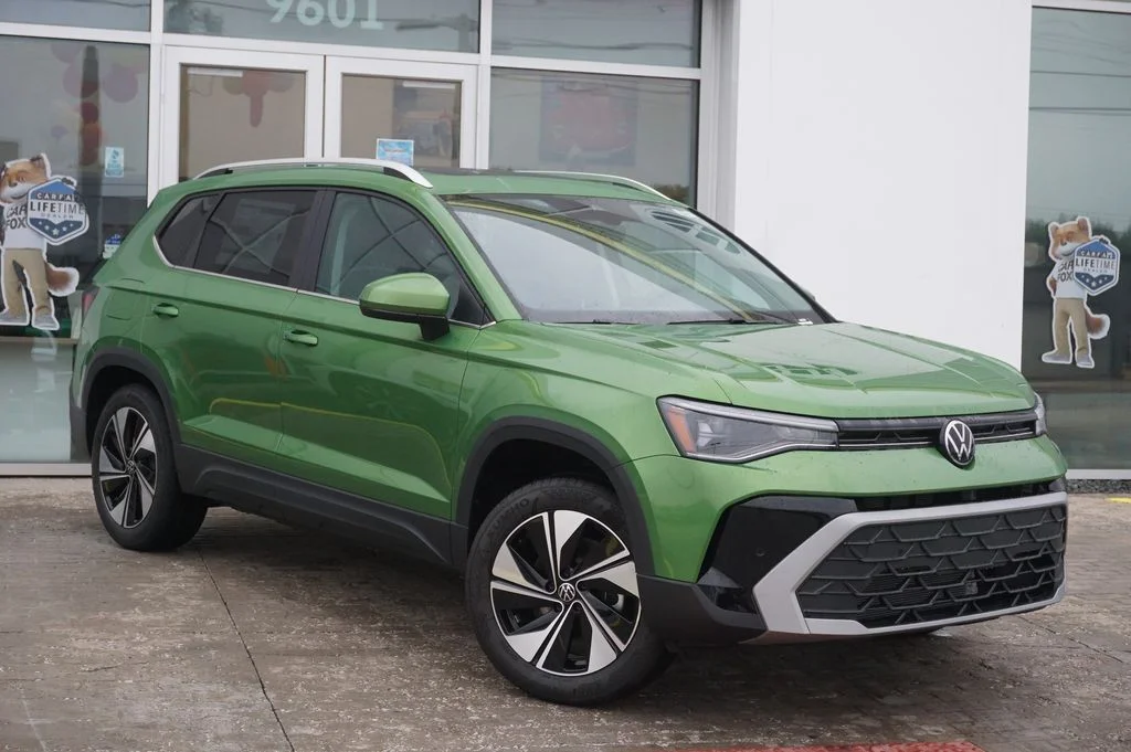 New 2026 Green Volkswagen 1.5T SE image 3