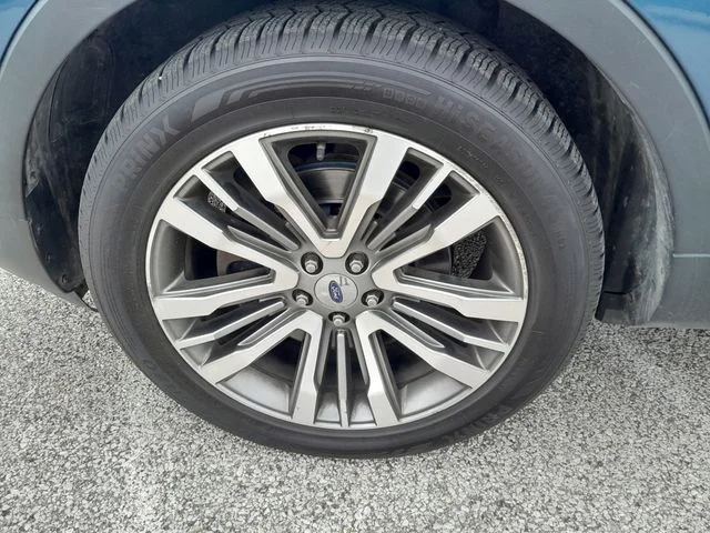 Used 2018 Blue Ford Platinum image 9