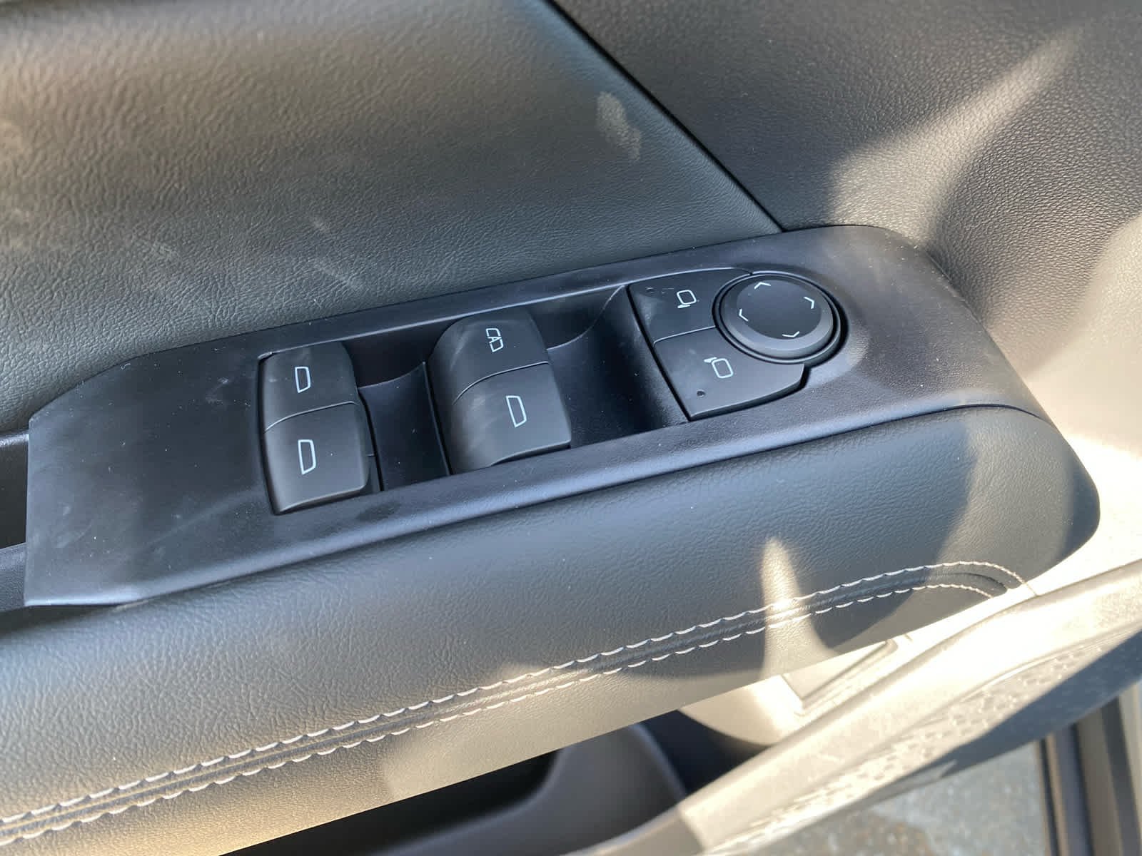 New 2027 Sterling Metallic GMC Elevation image 7