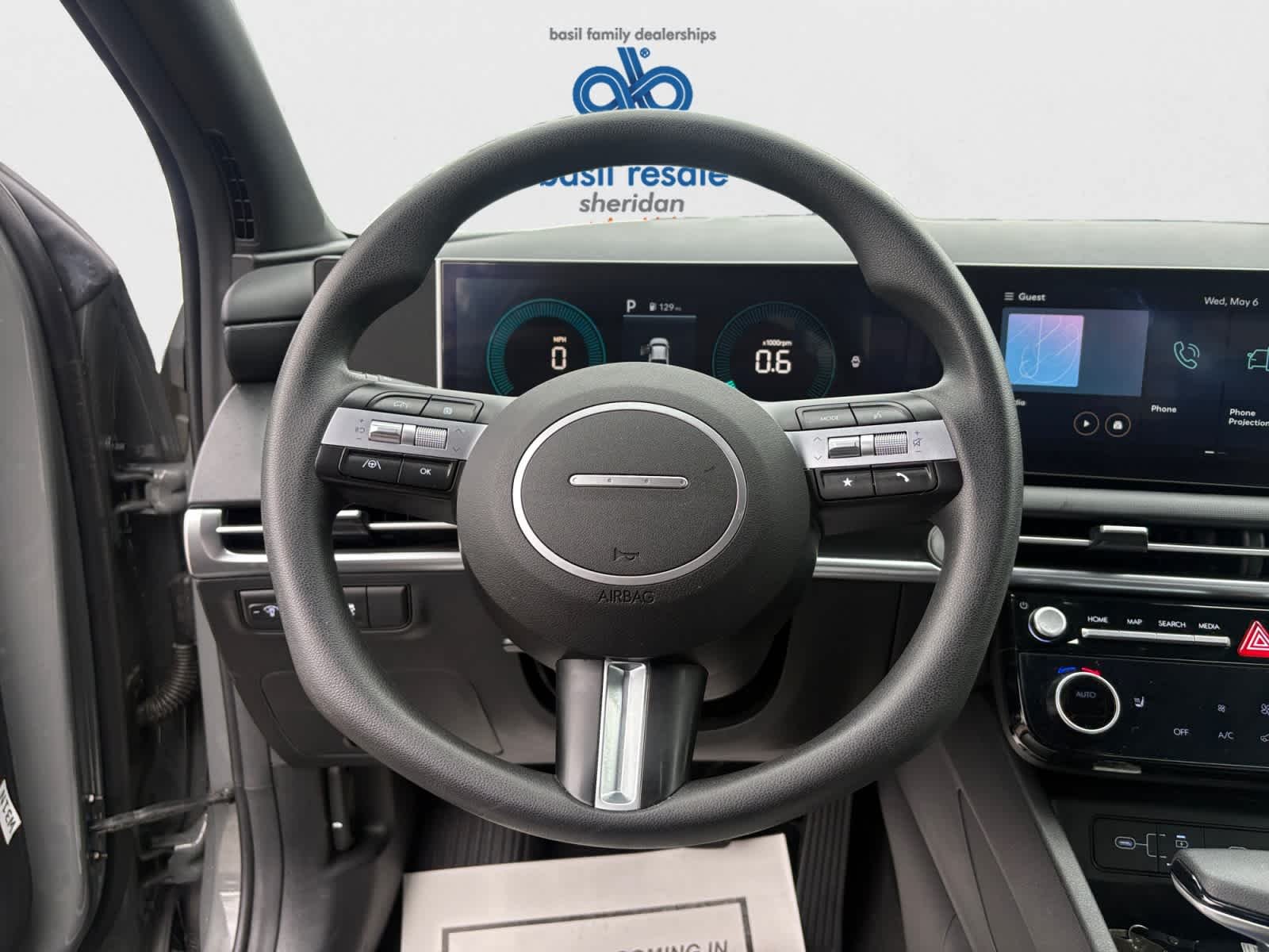 Used 2025 Hampton Gray Hyundai SEL image 10