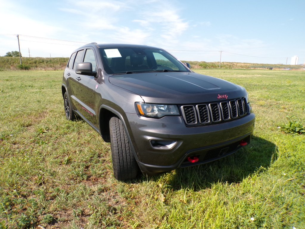 Used 2021 Granite Crystal Metallic Clearcoat Jeep Trailhawk image 3