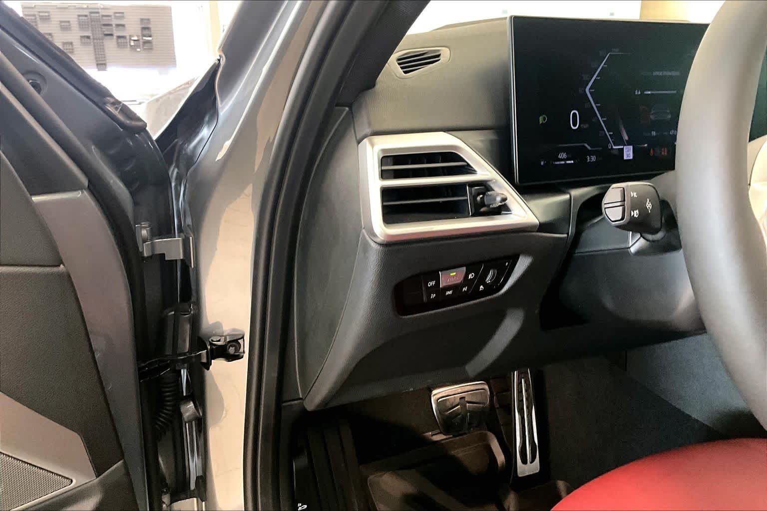 Used 2026 Skyscraper Grey Metallic BMW 330i NA image 29