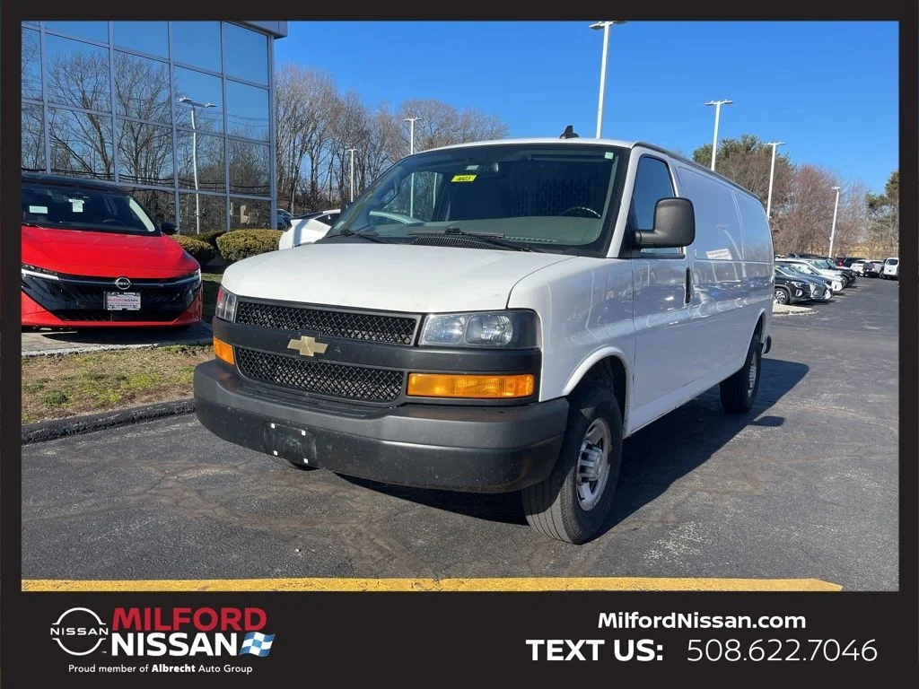 2022 Chevrolet Express 3500 Extended Work Van's photo