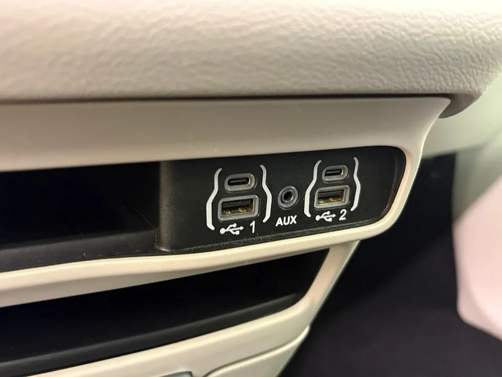Used 2023 White Chrysler LX image 34