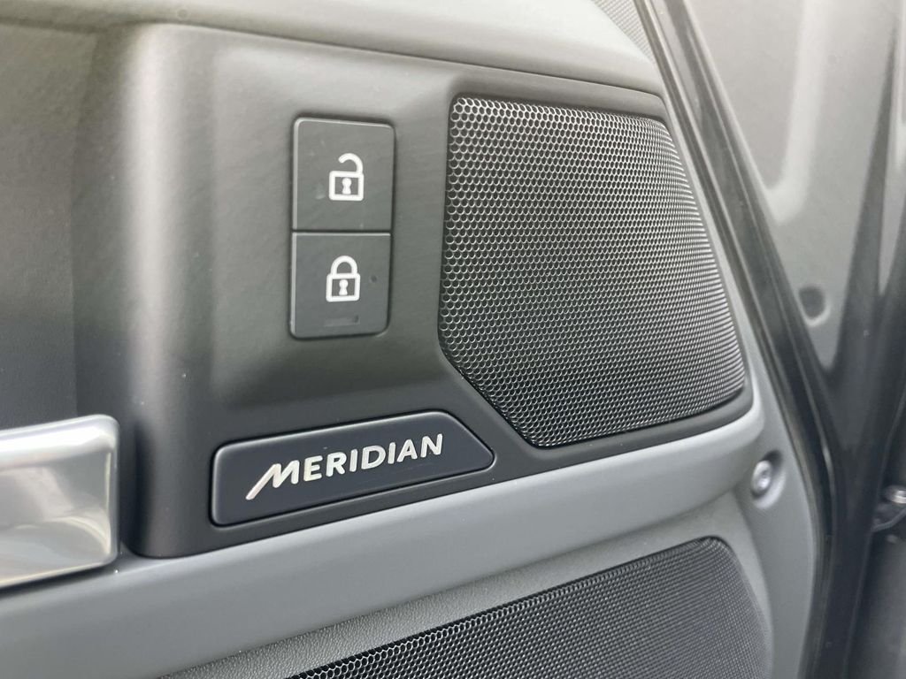 2026 Land Rover Defender S - Photo 34