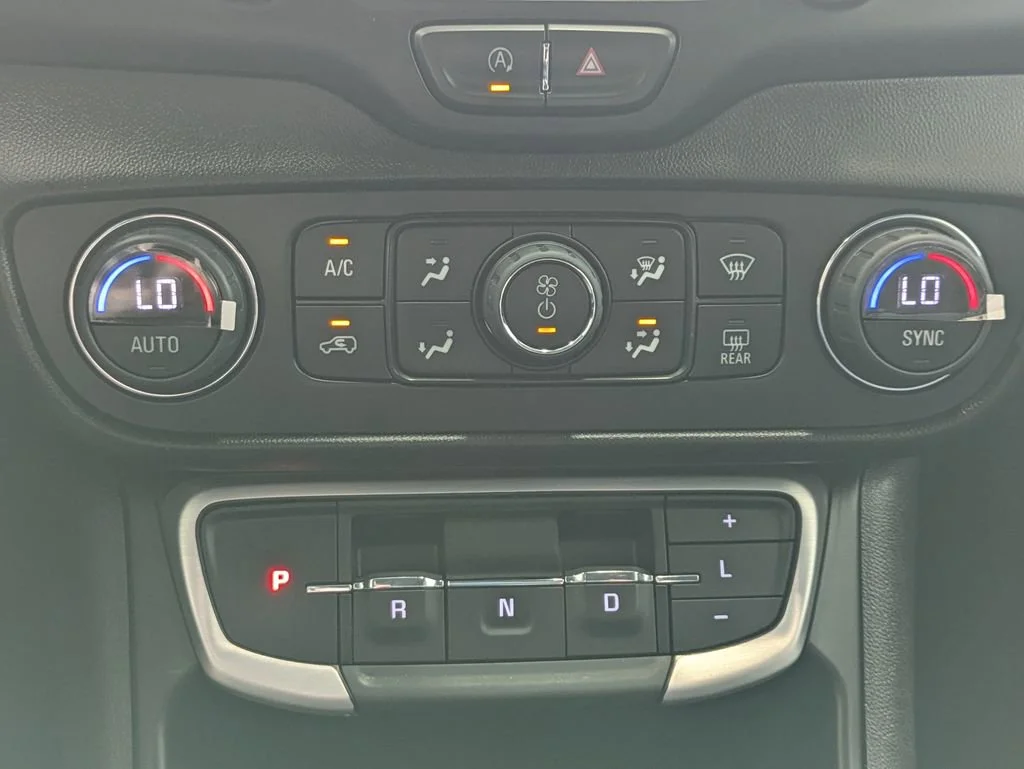 Used 2023 Summit White GMC SLT image 24