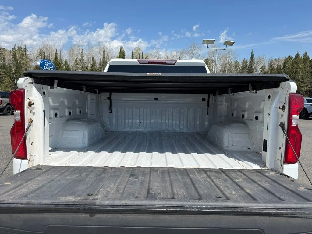 Used 2021 White Chevrolet RST image 5