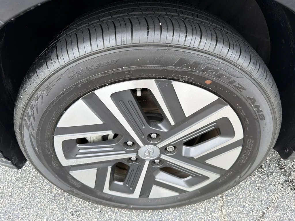 Used 2023 Black Hyundai Limited image 11