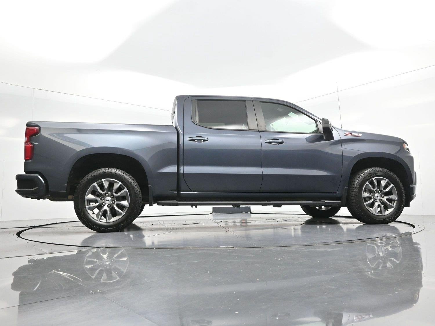 Used 2021 SHADOW GRAY METALLIC Chevrolet RST image 50