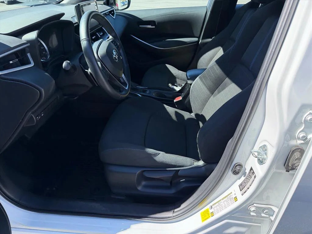 Used 2022 White Toyota SE Nightshade image 8