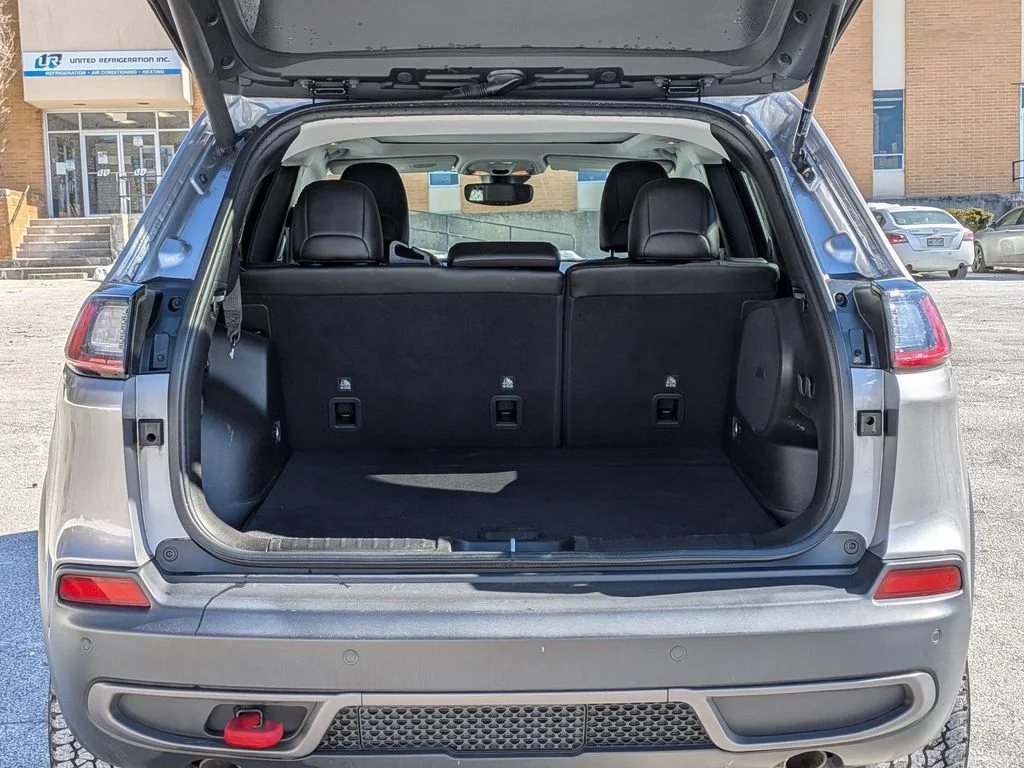 Used 2021 Silver Jeep Trailhawk image 6