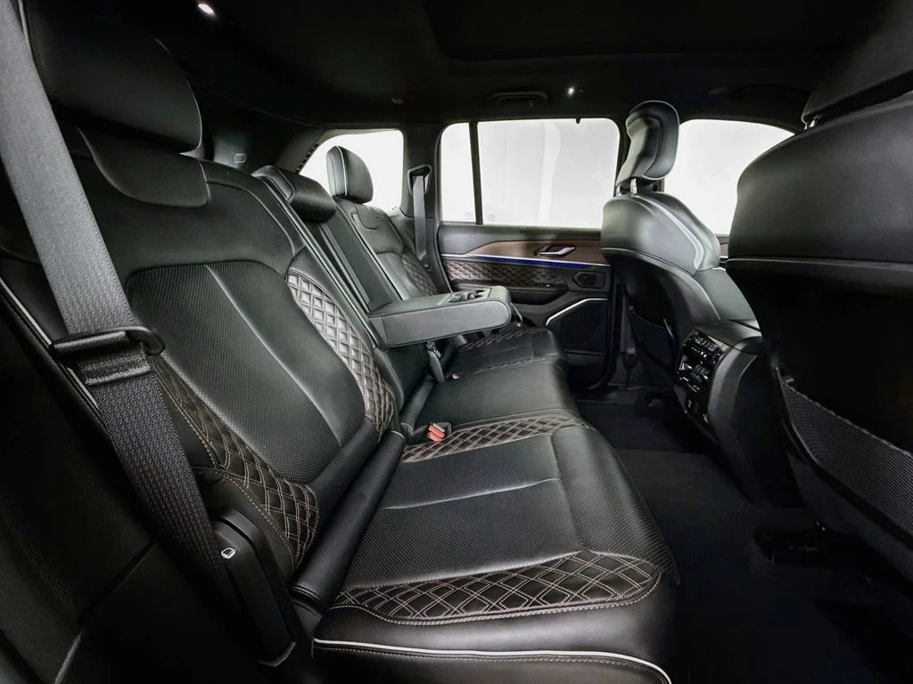 Used 2022 Black Jeep Summit image 27