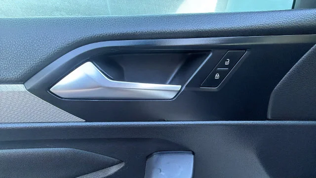 Used 2019 White Volkswagen 1.4T SE image 17