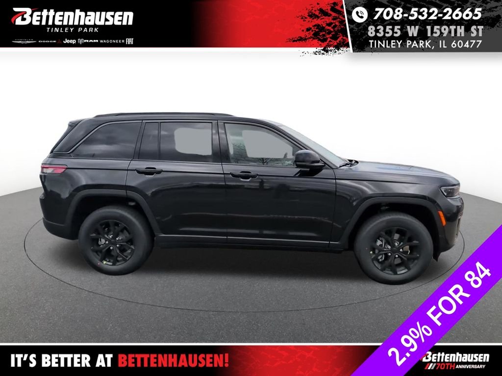 New 2026 Diamond Black Crystal Pearl-Coat Exterior Paint Jeep Altitude image 8