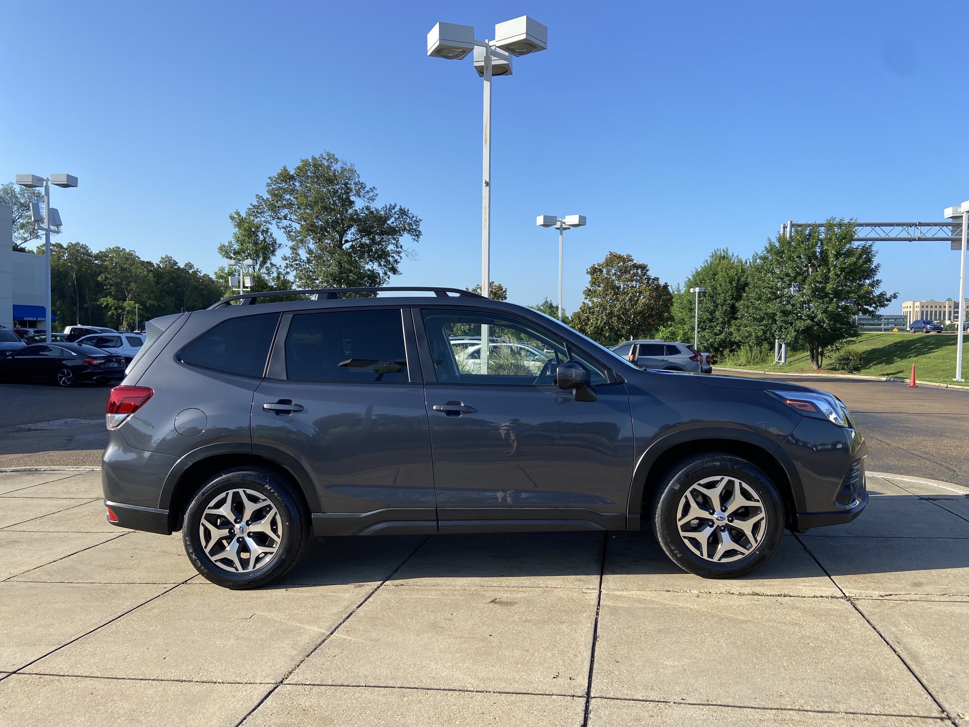 Used 2022 Magnetite Gray Metallic Subaru Premium image 13