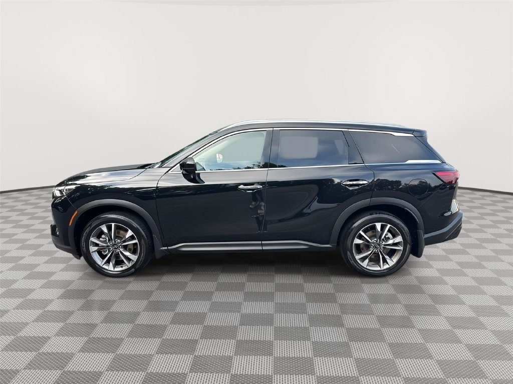 Used 2025 Black INFINITI LUXE image 9