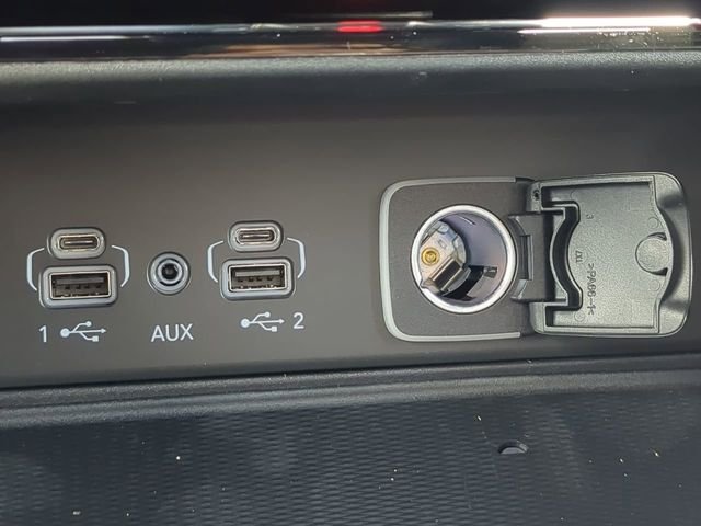 New 2026 Baltic Gray Metallic Clear-Coat Exterior Paint Jeep Laredo X image 28