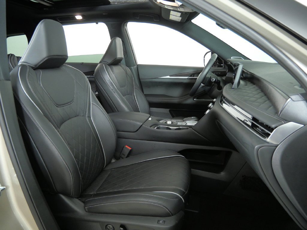 Used 2025 Black INFINITI Autograph image 22
