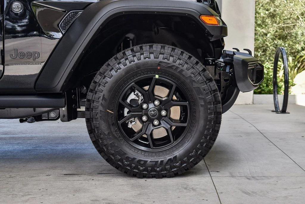 2025 Jeep Wrangler 4-Door Willys - Photo 10