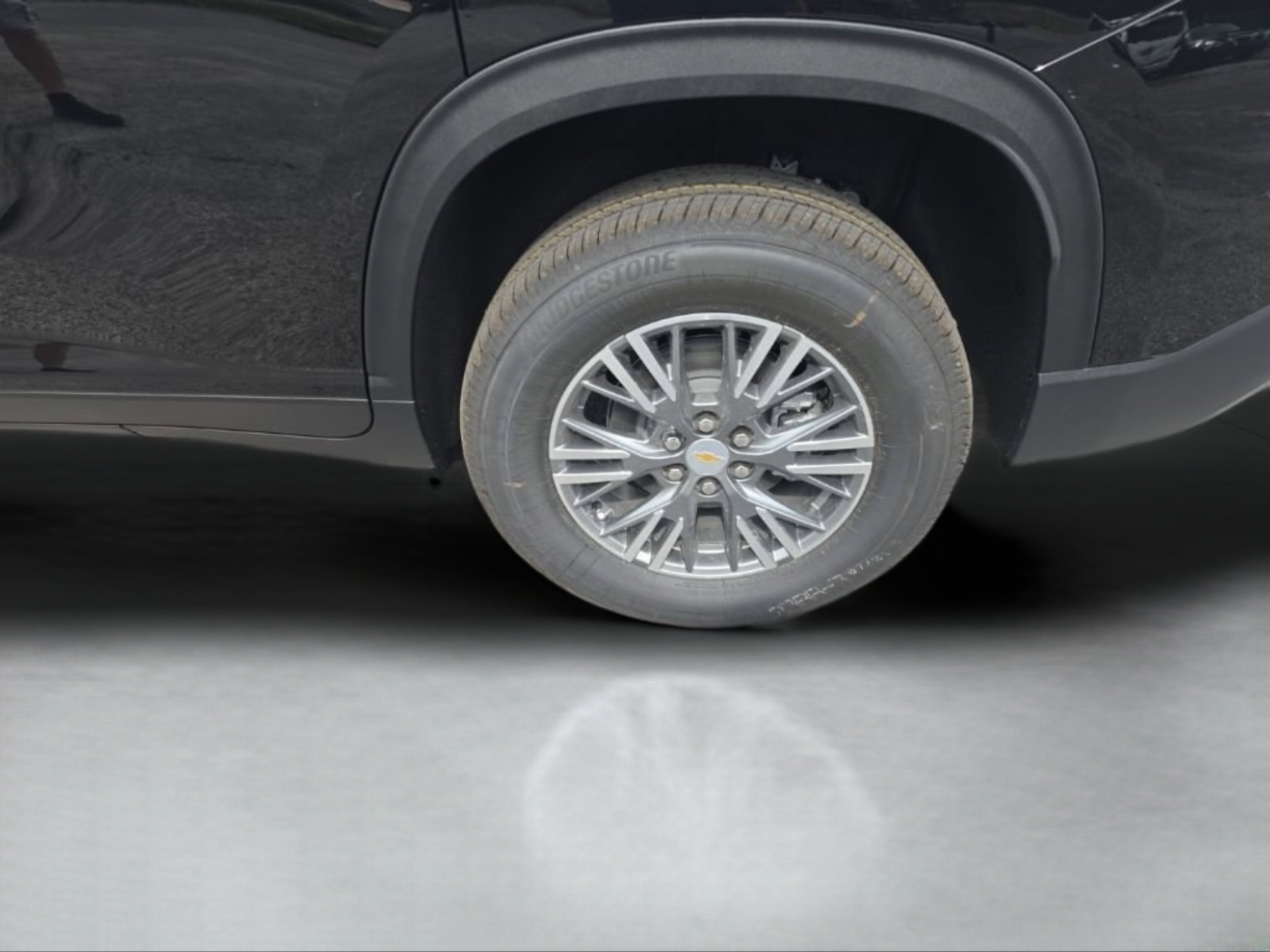 2027 Chevrolet Traverse LT - Photo 28
