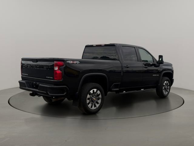 Used 2024 Black Chevrolet Custom image 7