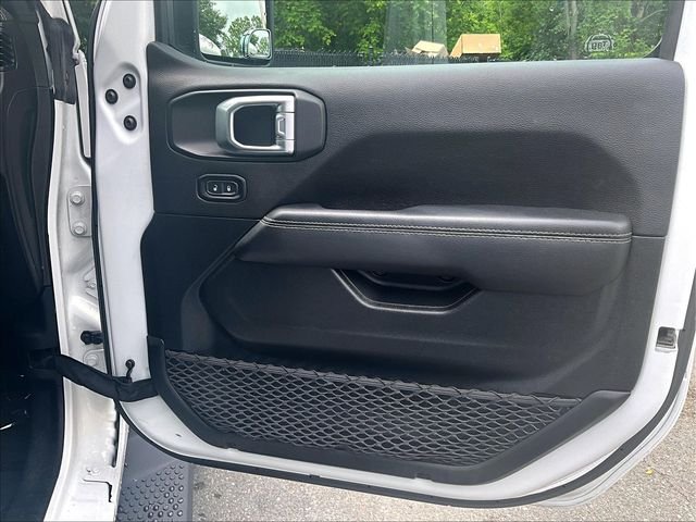 Used 2021 Bright White Clearcoat Jeep Unlimited Sahara image 19