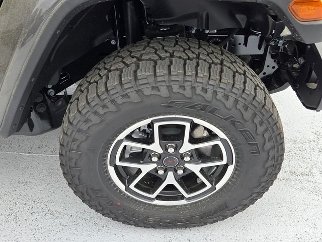 New 2026 Granite Crystal Metallic Clear-Coat Exterior Paint Jeep Rubicon X image 11