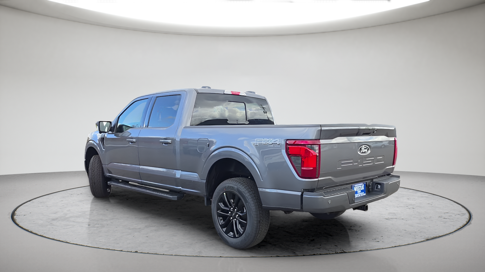 New 2026 Carbonized Gray Metallic Ford XLT image 9
