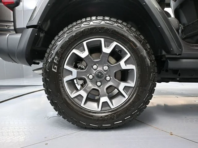 Certified Used 2025 Gray Jeep Sahara image 17