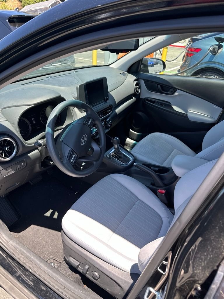 Used 2023 Black Hyundai SEL image 7