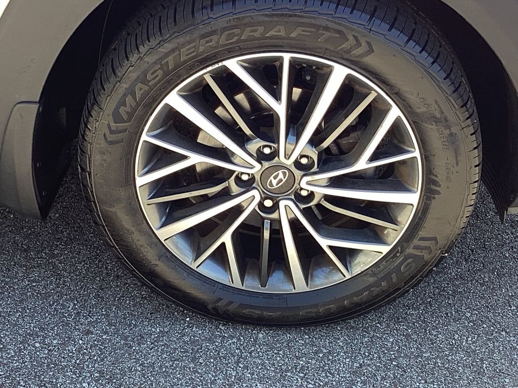 Used 2020 Silver Hyundai SEL image 19
