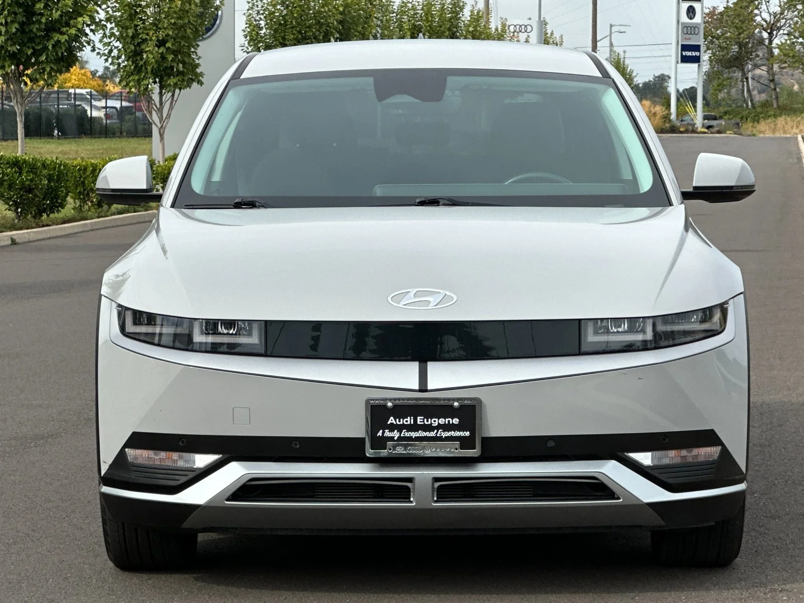 Used 2024 Gray Hyundai SEL image 8