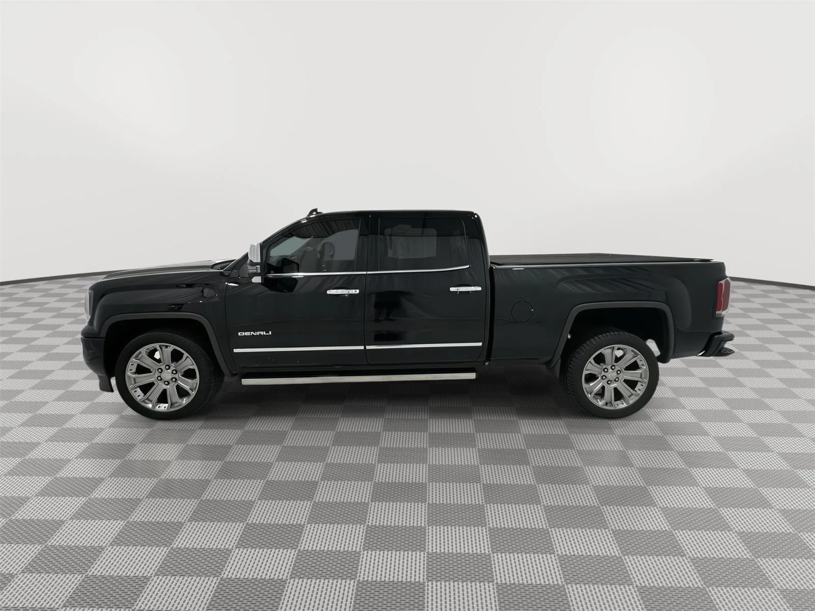 Used 2018 GMC Sierra 1500 Denali Denali with VIN 3GTU2PEJ3JG105974 for sale in Alexandria, Minnesota