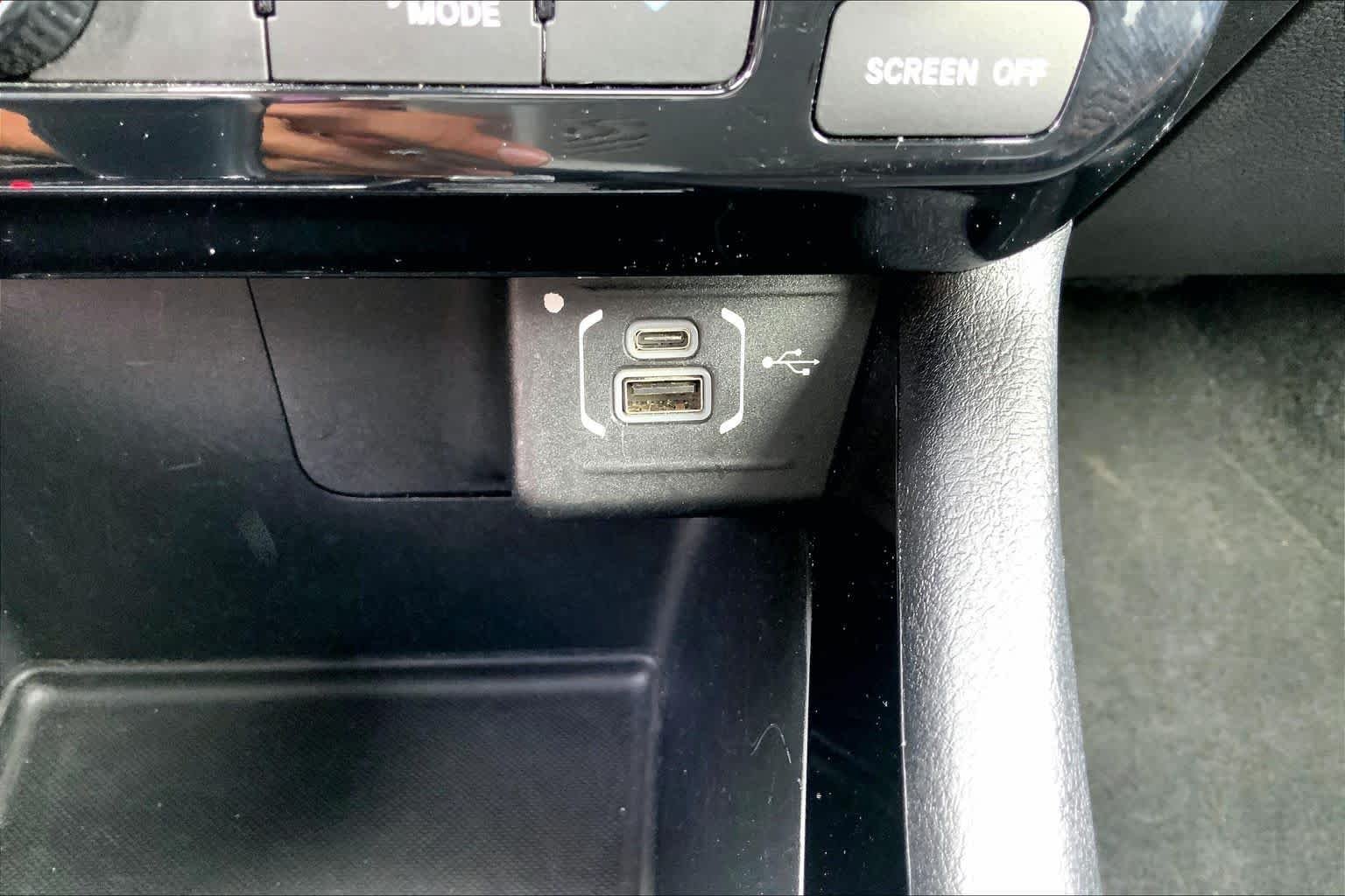 Used 2025 Bright White Clearcoat Jeep Trailhawk image 32