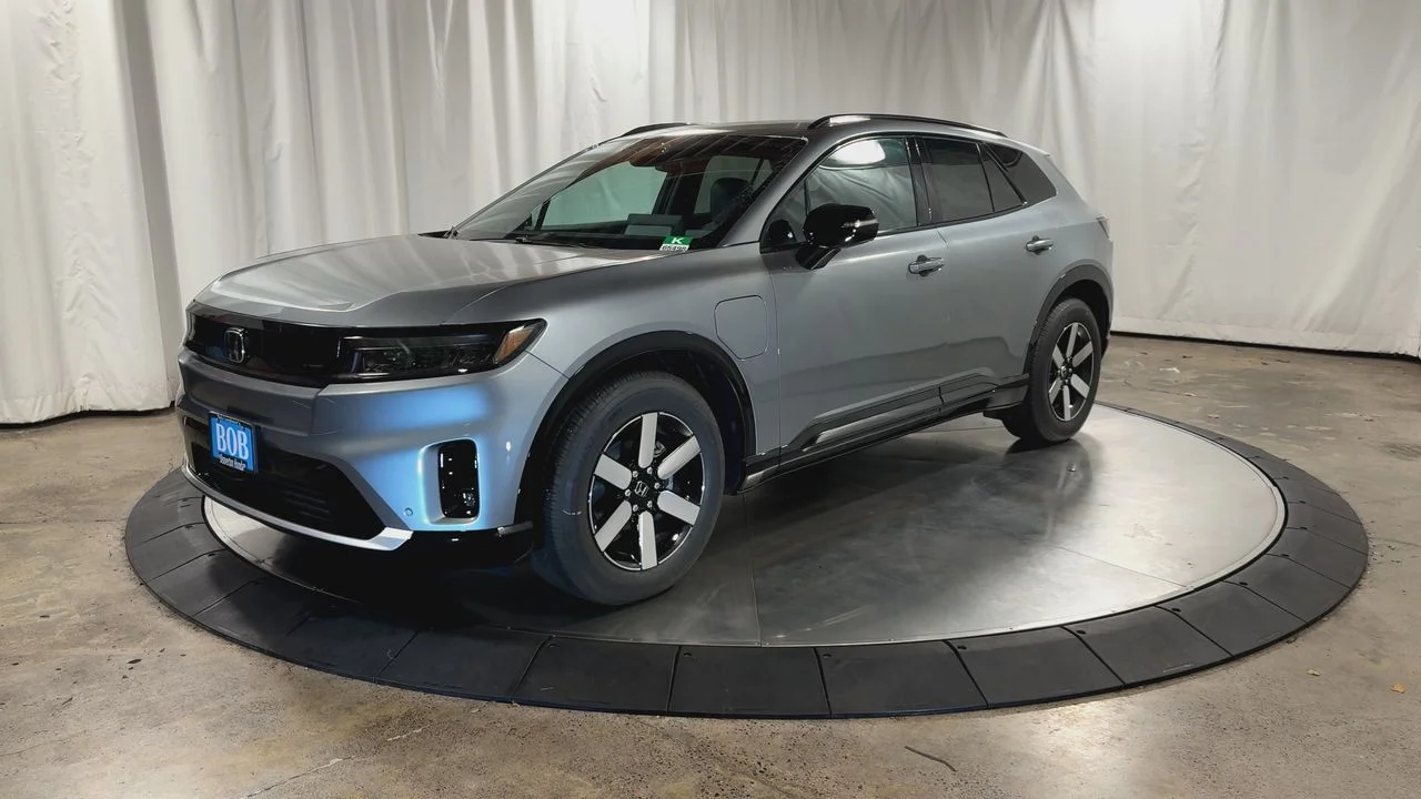 New 2026 Mercury Silver Metallic Honda Touring image 6
